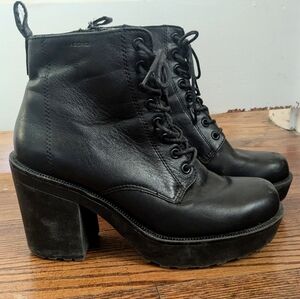 VAGABOND LIBBY black lace up platform ankle boots